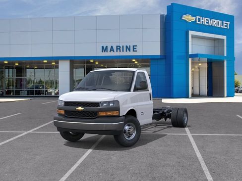 New 2026 Chevrolet Express 3500 w/ Power Convenience Package RWD image 8