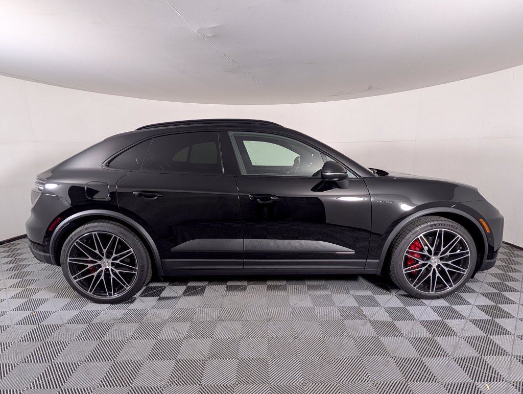 New 2026 Porsche Macan 4S Electric AWD/4WD image 7