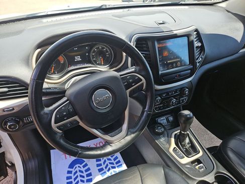 Used 2016 Jeep Cherokee Limited w/ Trailer Tow Group AWD/4WD image 12
