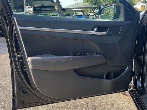 Used 2020 Hyundai Elantra SE w/ Cargo Package (C1) FWD image 22