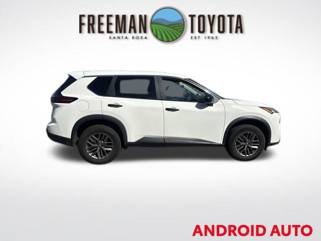 Used 2024 Nissan Rogue S FWD image 4