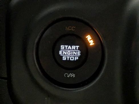 Used 2020 Jeep Wrangler Sport AWD/4WD image 33