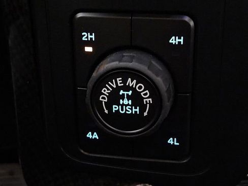 Used 2025 Ford F150 Lariat w/ Equipment Group 501A Mid image 27