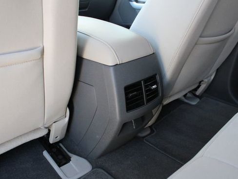 Used 2014 Ford Edge SEL FWD image 20