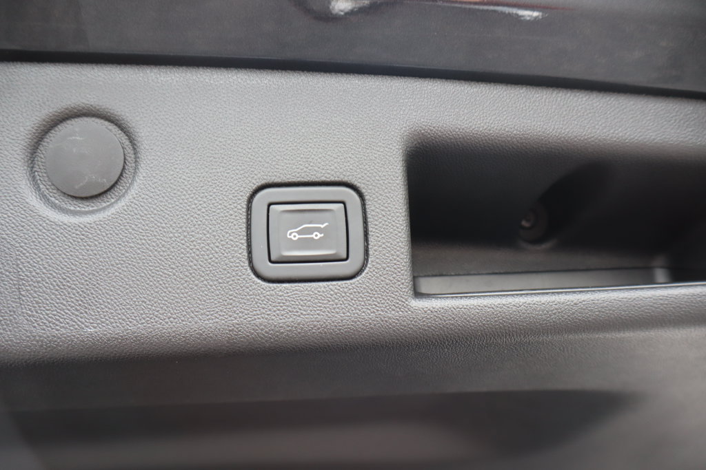 Used 2023 Chevrolet Equinox LT FWD image 23