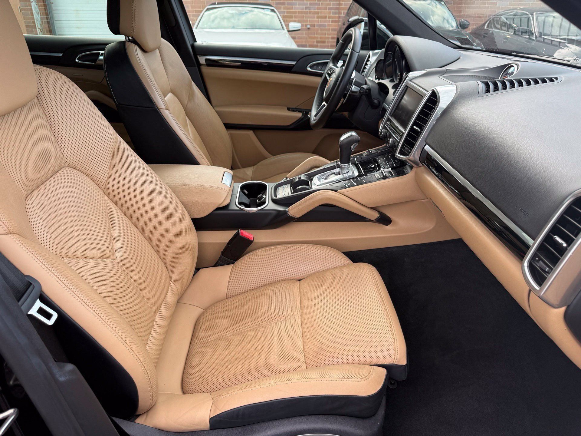 Used 2015 Porsche Cayenne Diesel AWD/4WD image 33