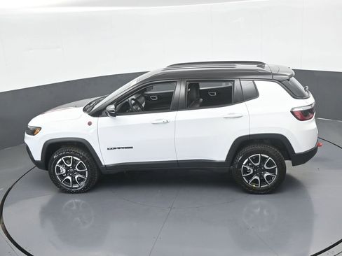 New 2026 Jeep Compass Trailhawk image 43