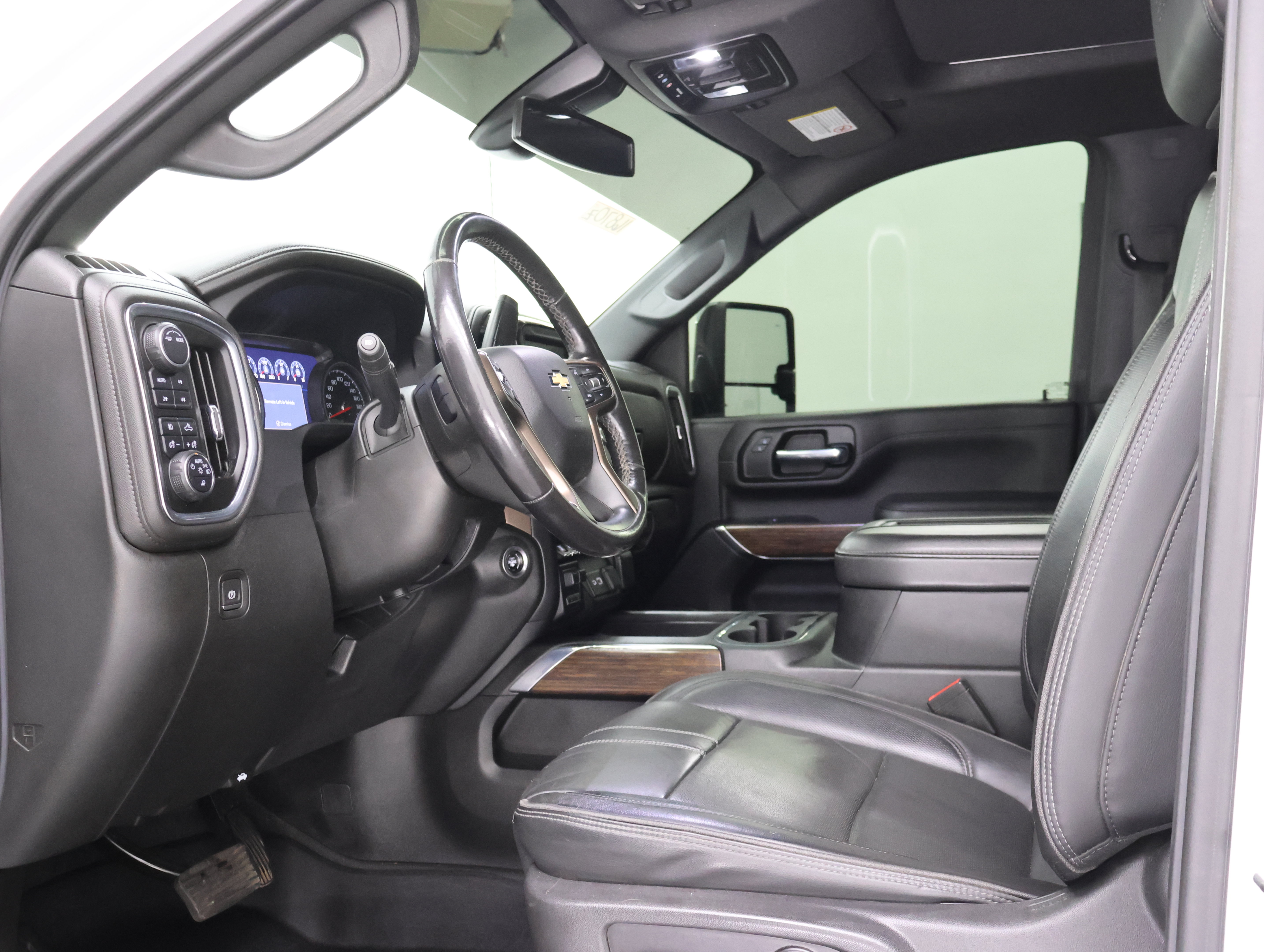 Used 2022 Chevrolet Silverado 2500 High Country w/ Safety Package II AWD/4WD image 8