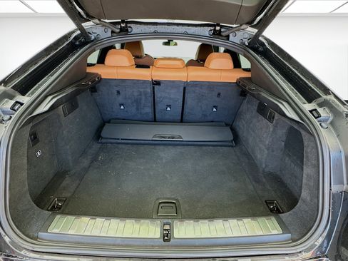 Used 2024 BMW X6 xDrive40i w/ M Sport Professional Package image 18