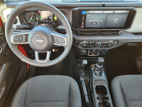 Certified 2025 Jeep Wrangler Sahara image 35