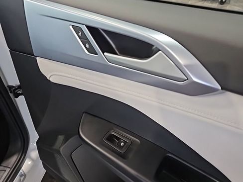 New 2026 Volkswagen Taos SE image 12