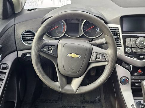 Used 2016 Chevrolet Cruze LT FWD image 18