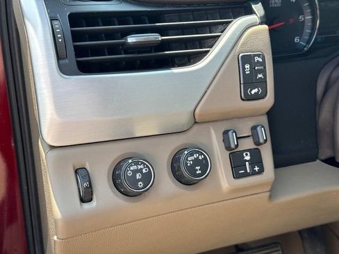 Used 2019 GMC Yukon SLT w/ Open Road Package AWD/4WD image 35