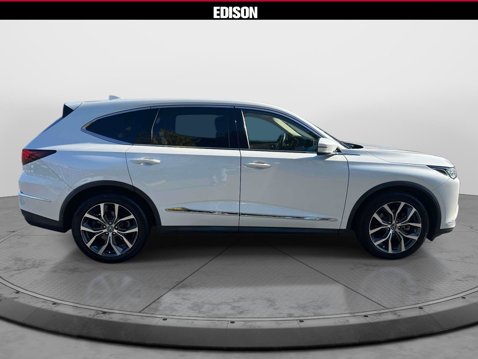Used 2022 Acura MDX w/ Technology Package AWD/4WD image 3