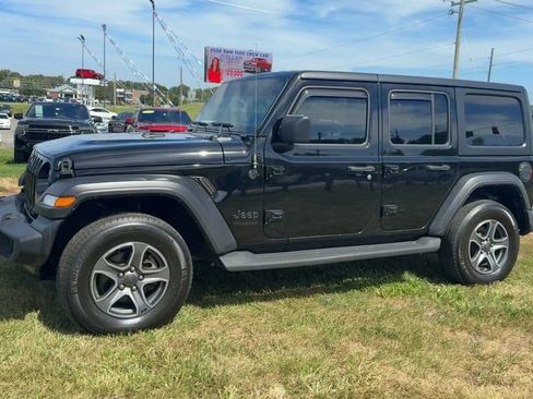 Used 2022 Jeep Wrangler Unlimited Sport AWD/4WD image 3