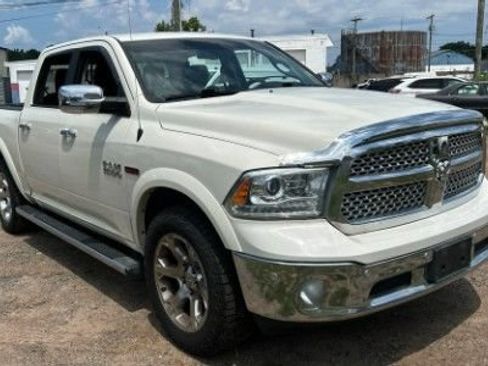 Used 2018 RAM 1500 Laramie w/ Convenience Group AWD/4WD image 5