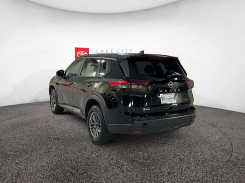 Used 2024 Nissan Rogue S image 4
