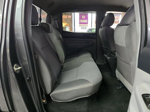 Used 2015 Toyota Tacoma 4x4 Double Cab w/ TRD Off-Road Package image 16