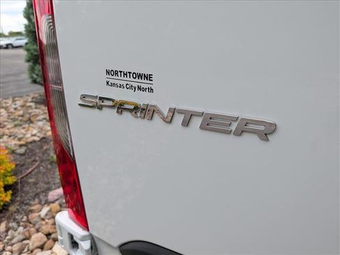 Used 2025 Mercedes-Benz Sprinter 2500 image 16