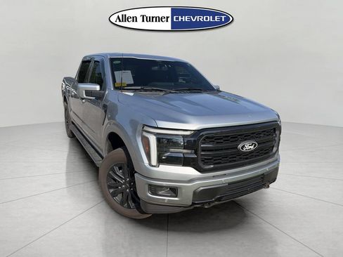 Used 2025 Ford F150 Lariat w/ Equipment Group 502A High AWD/4WD image 3