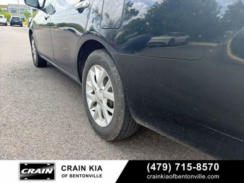 Used 2018 Nissan Versa SV w/ SV Special Edition Package FWD image 11