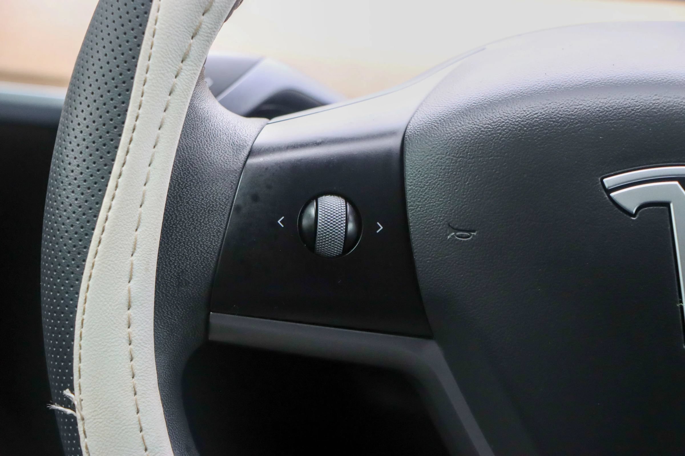 Used 2021 Tesla Model Y 2WD image 28