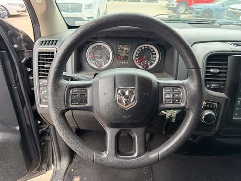 Used 2018 RAM 1500 Express RWD image 21
