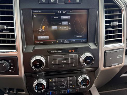 Used 2015 Ford F150 Platinum w/ Equipment Group 701A Luxury AWD/4WD image 23