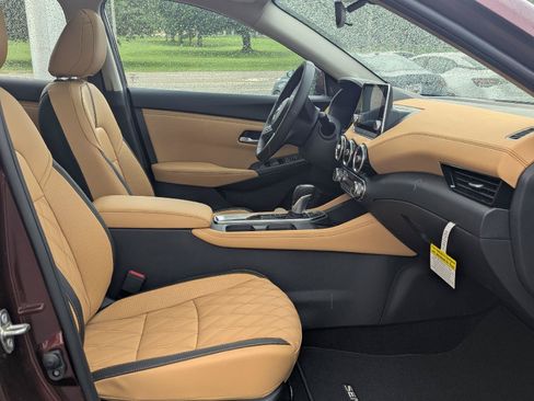 Used 2025 Nissan Sentra SV w/ SV Premium Package FWD image 13
