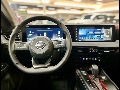 New 2025 Nissan Kicks SR w/ Illumination Package AWD/4WD image 11