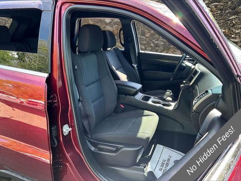Used 2020 Jeep Grand Cherokee Laredo AWD/4WD image 7