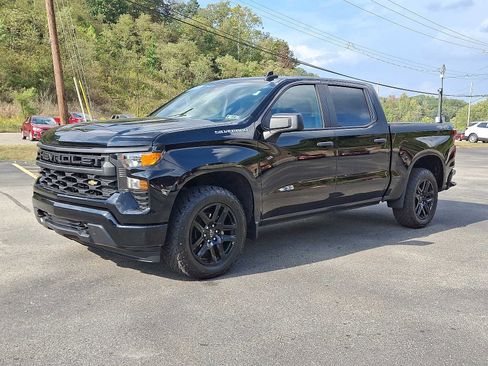 Used 2023 Chevrolet Silverado 1500 Custom image 3