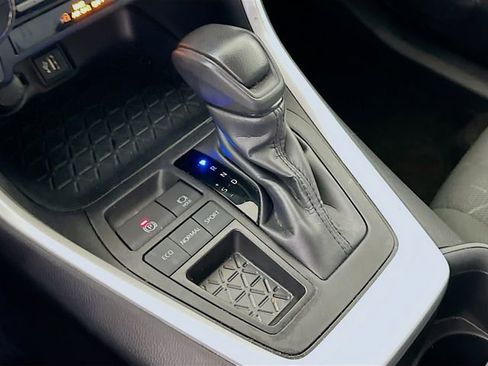 Used 2024 Toyota RAV4 XLE image 18