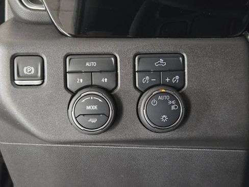 Used 2024 Chevrolet Silverado 1500 LT AWD/4WD image 26