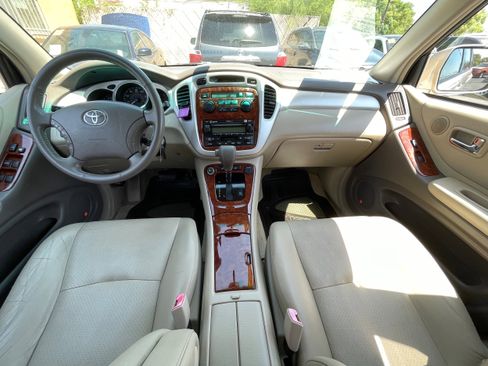 Used 2007 Toyota Highlander Limited image 25