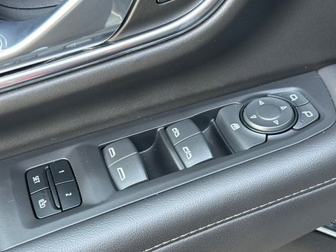 Used 2024 Chevrolet Tahoe LT image 11