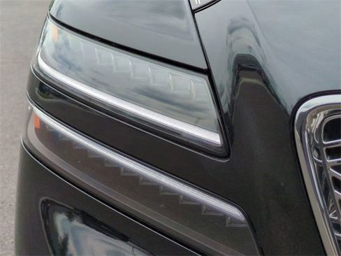 Used 2025 Genesis GV80 3.5T Prestige image 9