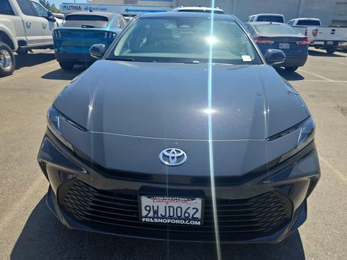Used 2026 Toyota Camry LE w/ Convenience Package FWD image 4