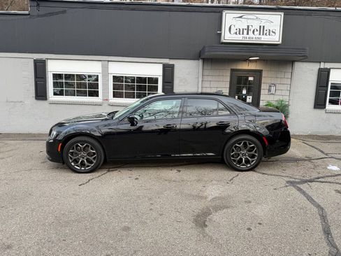 Used 2018 Chrysler 300 Touring w/ Sport Appearance Package image 1