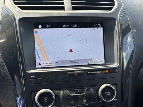 Used 2019 Ford Explorer XLT w/ Equipment Group 202A FWD image 28
