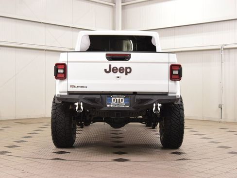 Used 2025 Jeep Gladiator Mojave AWD/4WD image 6