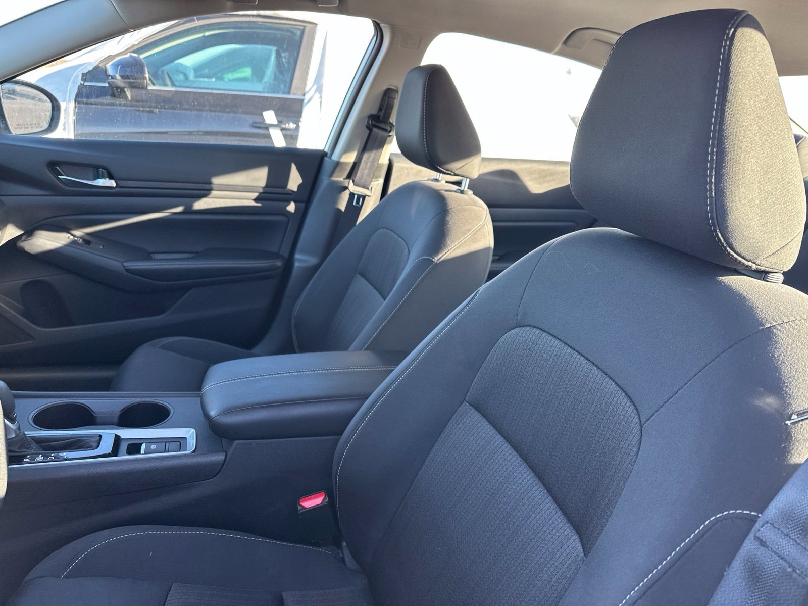 Used 2025 Nissan Altima 2.5 SV AWD/4WD image 5
