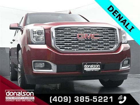 Used 2019 GMC Yukon Denali w/ Denali Ultimate Package image 18