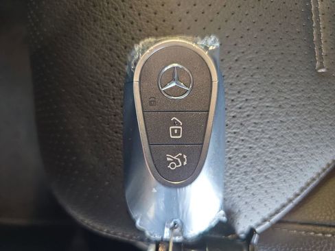 New 2026 Mercedes-Benz GLC 300 image 38