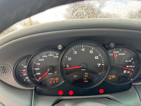 Used 2001 Porsche 911 Carrera 4 image 30