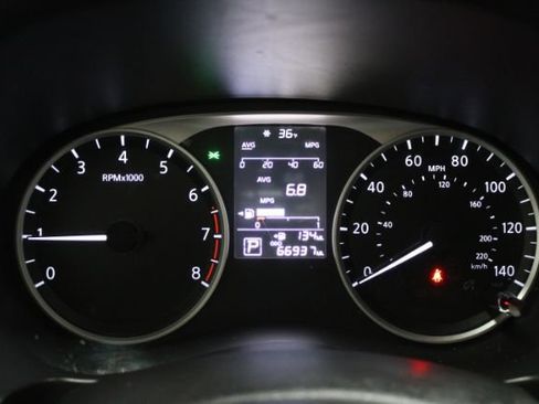 Used 2020 Nissan Kicks S image 18