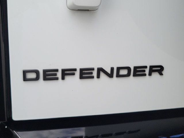 Used 2025 Land Rover Defender 110 X-Dynamic SE AWD/4WD image 8