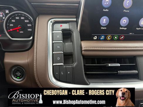 Used 2021 Chevrolet Suburban High Country w/ Premium Package image 32