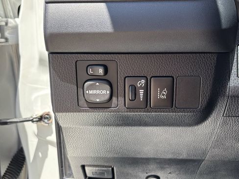 Used 2017 Toyota RAV4 LE w/ Carpet Mat Package FWD image 29