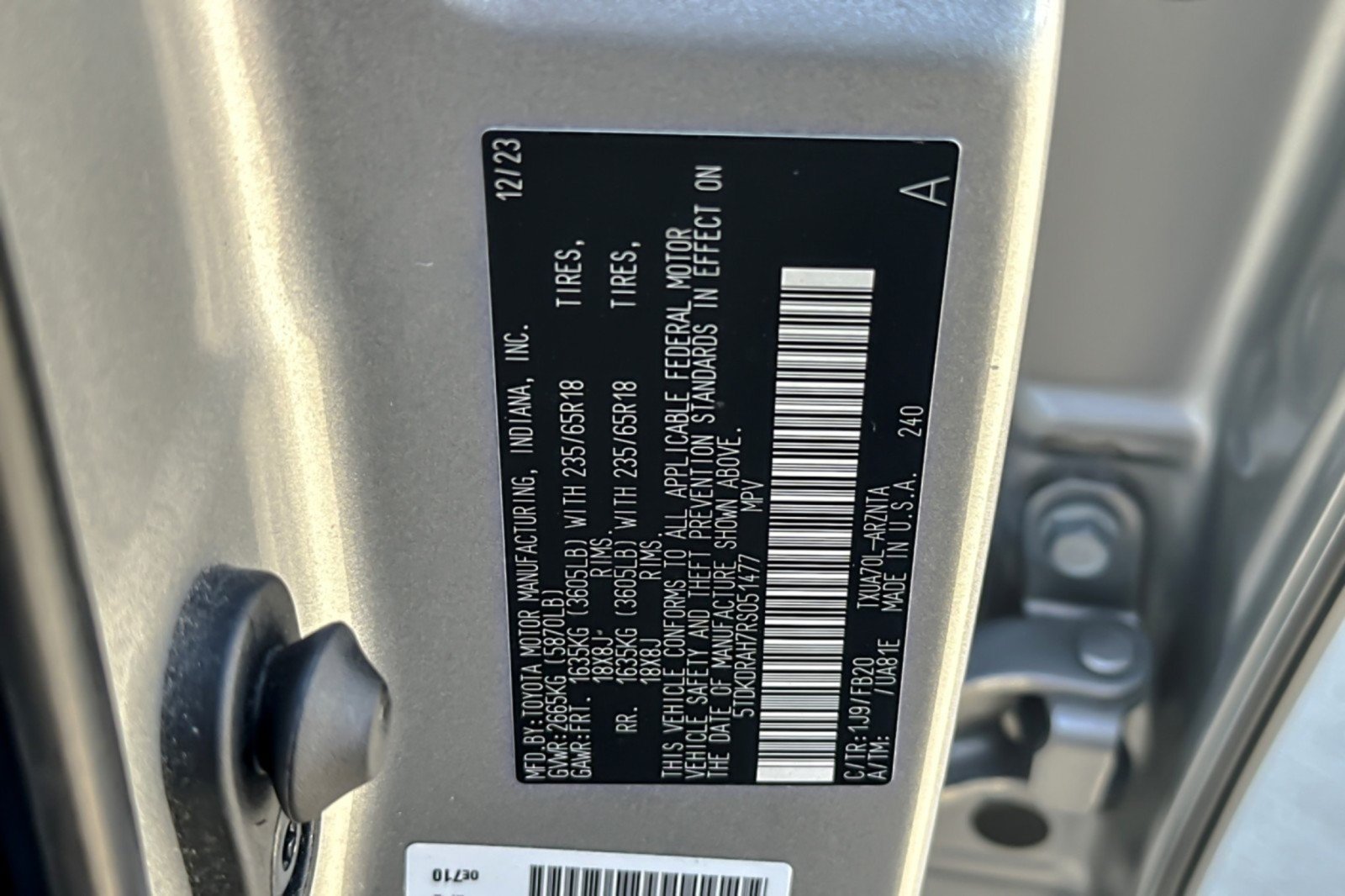 Used 2024 Toyota Highlander LE FWD image 28